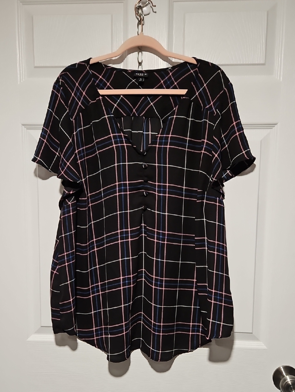 torrid Black Plaid Button-Front Short Sleeve Blouse with Pink and Blue Stripes